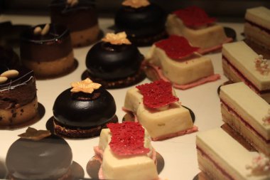 Lüks şekerlemeler sergileniyor