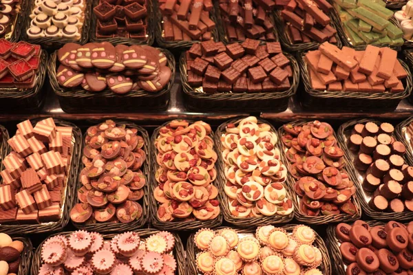 Πολυτελή πραλίνα σοκολάτας σε μια αγορά — Φωτογραφία Αρχείου
