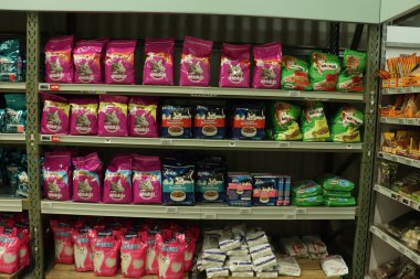 Beverwijk, Hollanda, 26 Ekim 2018: Evcil hayvan dükkanının içi