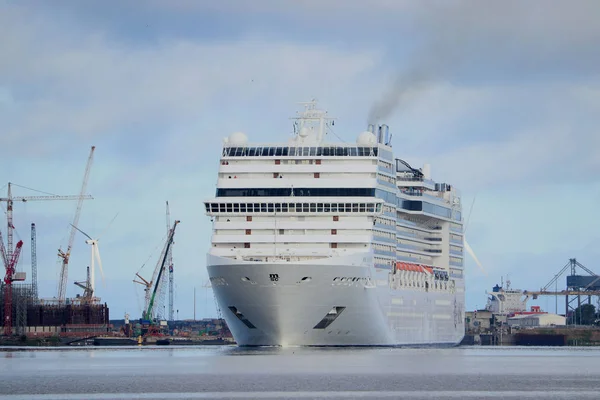 Velsen, the Netherlands - July 5th 2018: MSC Magnifica by MSC Cruises. — Stock Photo, Image