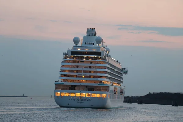 Ijmuiden, Holandia -27 lipca 2018: Crystal Serenity własnością Crystal Cruises — Zdjęcie stockowe