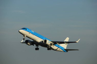 Amsterdam, Hollanda - 1 Haziran 2017: Ph-Ezt KIM Cityhopper