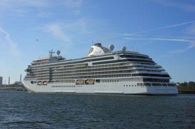 Velsen, Hollanda - 16 Haziran 2017: yedi denizler Explorer - Regent Cruises