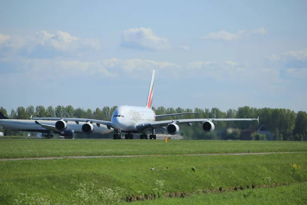 Amsterdam Hollanda - 3 Mayıs 2018: A6-Edi Emirates Airbus A380-800 — Stok fotoğraf