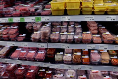 Ijmuiden, Hollanda, 17 Ekim 2018: Süpermarkette et