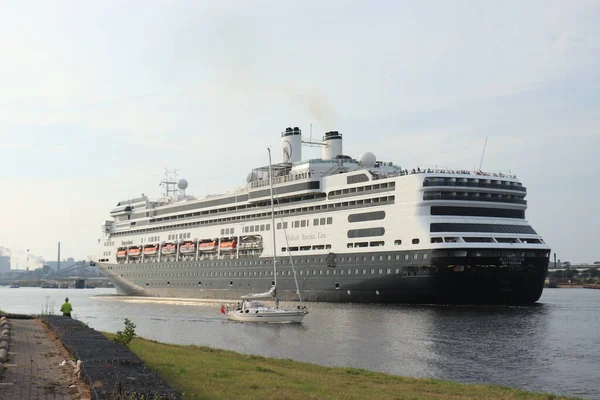 Velsen, Nederländerna-4 augusti 2019: MS Rotterdam — Stockfoto