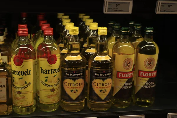 Beverwijk, the Netherlands, december 15th 2018: Bottles in liquor store — Stock Photo, Image
