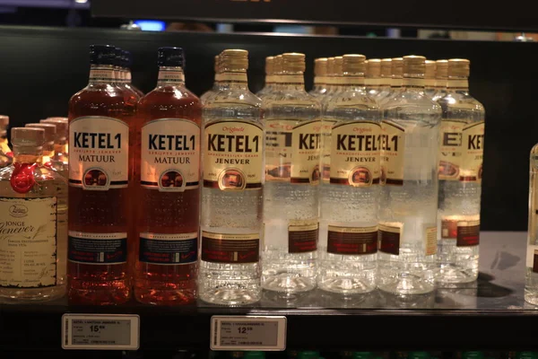 Beverwijk, the Netherlands, december 15th 2018: Bottles in liquor store — Stock Photo, Image