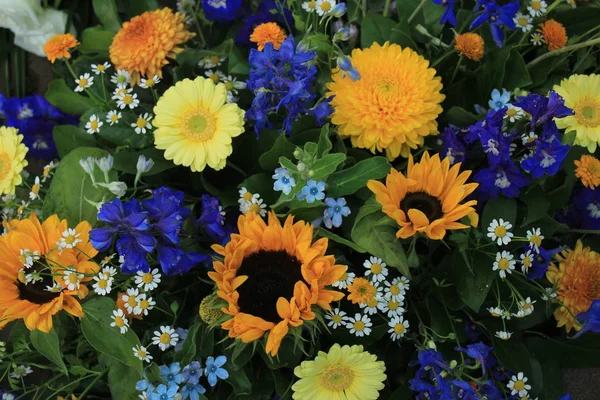 Geel en blauw bruiloft bloemen — Stockfoto