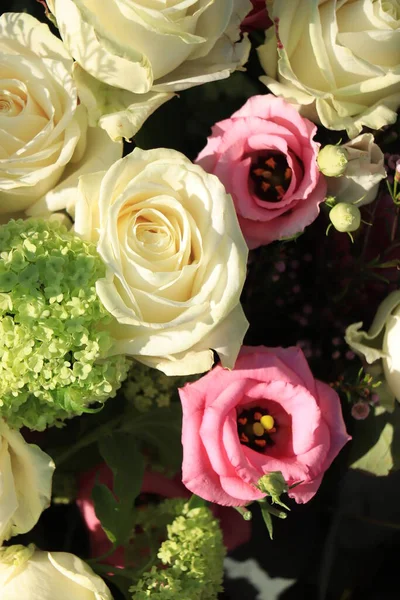 Kwiaty Ślubne Białe Róże Różowy Eustoma — Zdjęcie stockowe