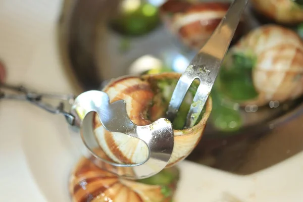 Escargots Bourgogne Con Mantequilla Ajo Plato Metal —  Fotos de Stock