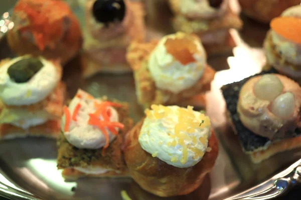 Snack Decorati Lusso Con Vari Ingredienti Serviti Come Finger Food — Foto Stock