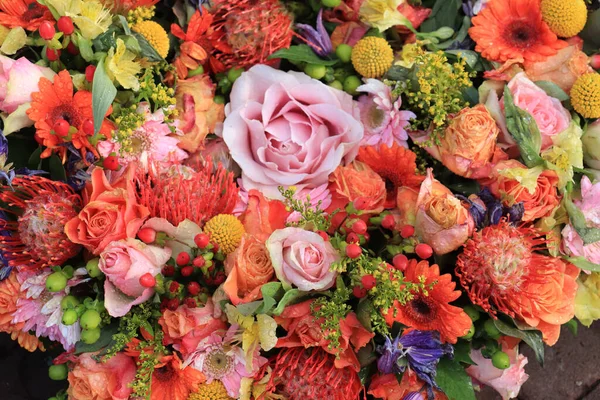 Flores Nupciais Laranja Amarelo Rosa Arranjo Misto Com Rosas Gerberas — Fotografia de Stock