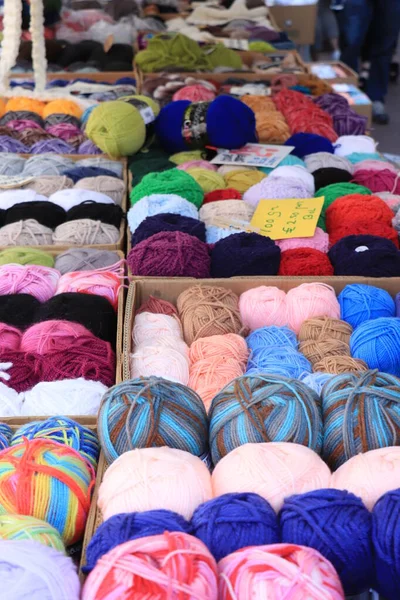 Hoorn Paesi Bassi Aprile 2019 Filati Lana Multicolore Disposti Colori — Foto Stock