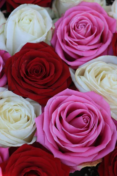 Arreglo Floral Nupcial Rosas Rojo Rosa Blanco — Foto de Stock