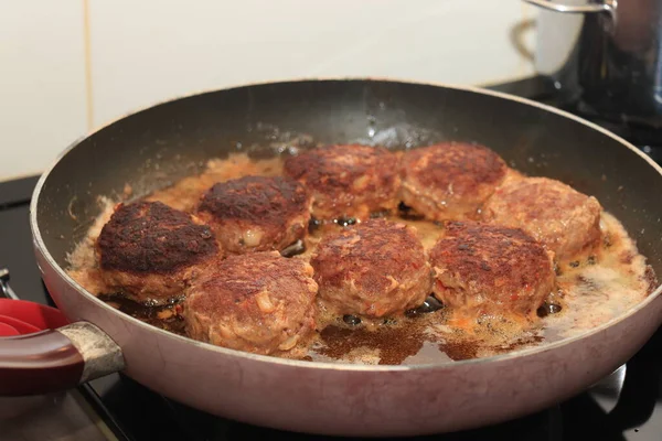 Färska Gammaldags Köttbullar Stekta Kastrull — Stockfoto