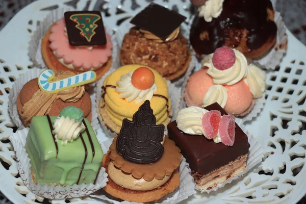 Confiserie Noël Différentes Sortes Avec Massepain Chocolat Avec Décorations Sur — Photo