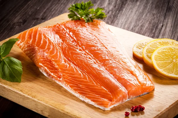 Fresh raw salmon fillet — Stock Photo, Image