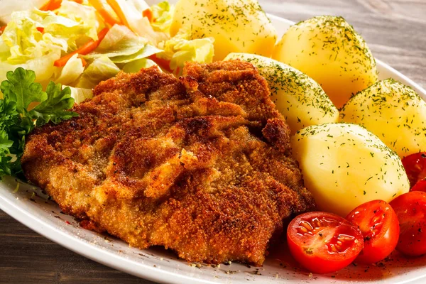 Fried Chicken Fillets Boiled Potatoes Vegetable Salad — Stock Photo, Image