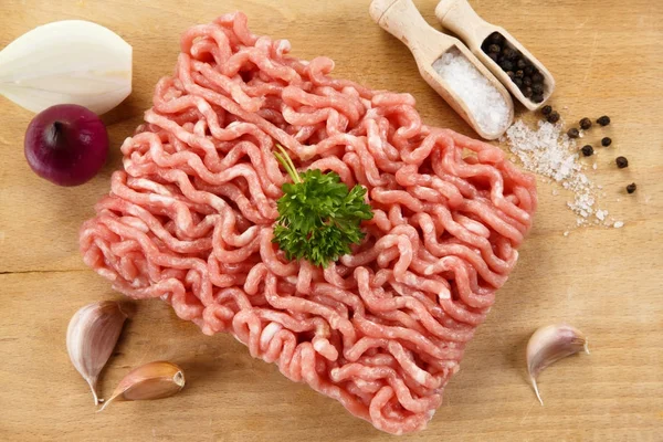 Raw Minced Pork Cutting Board Vegetables — Stock Photo, Image
