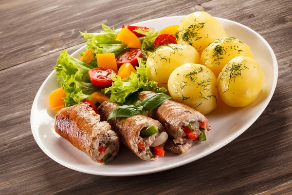 Opakowany Kotlet Schabowy Gotowane Warzywa Ziemniaki — Zdjęcie stockowe