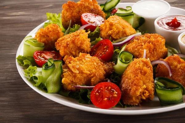 Nuggets Pollo Frito Con Verduras — Foto de Stock