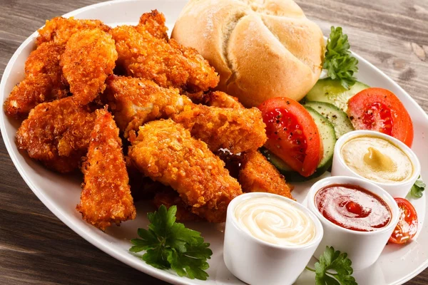 Grilled Chicken Nuggets Vegetables — Stock Photo, Image