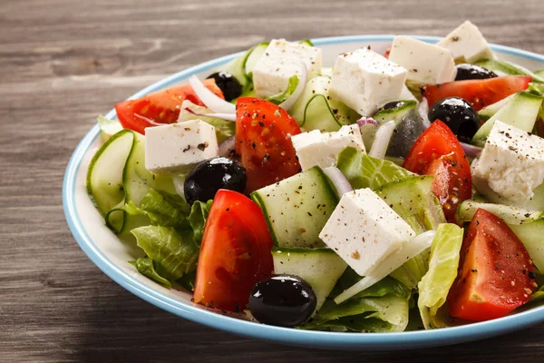 Greek Salad Wooden Background — Stock Photo, Image