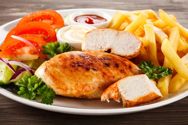 Grilled Chicken Fillets Vegetables — Stock Photo, Image