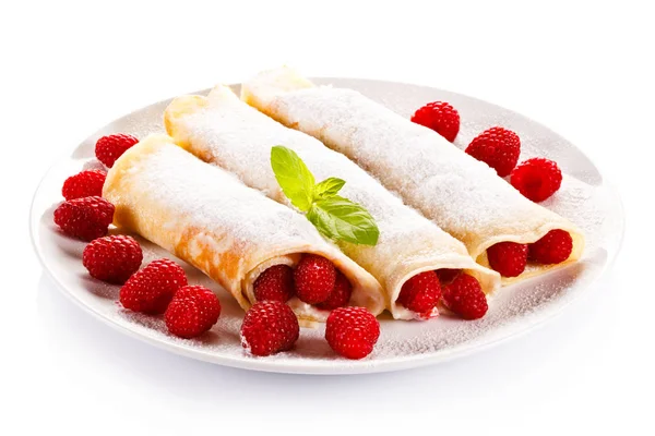 Crêpes Mit Himbeeren Und Sahne — Stockfoto