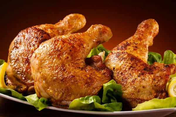 Grillade Kycklingklubbor Med Grönsaker — Stockfoto