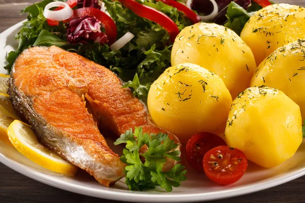 Fried Salmon Vegetables — Stock Photo, Image