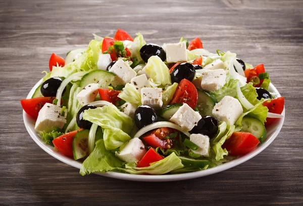 Greek Salad Wooden Background — Stock Photo, Image