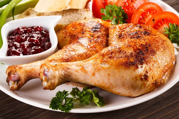 Grillezett Csirke Alsócomb Zöldségek — Stock Fotó