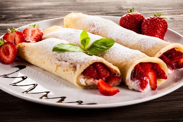 Crêpes Crème Aux Fraises — Photo