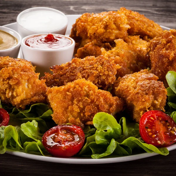 Fried Chicken Nuggets Vegetables — Stock Photo, Image