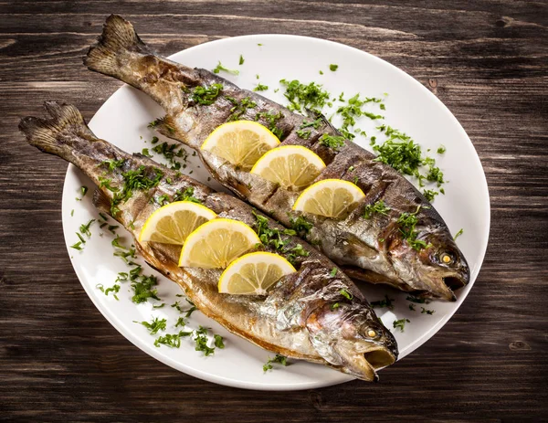 Piatto Pesce Filetto Pesce Fritto Con Verdure — Foto Stock