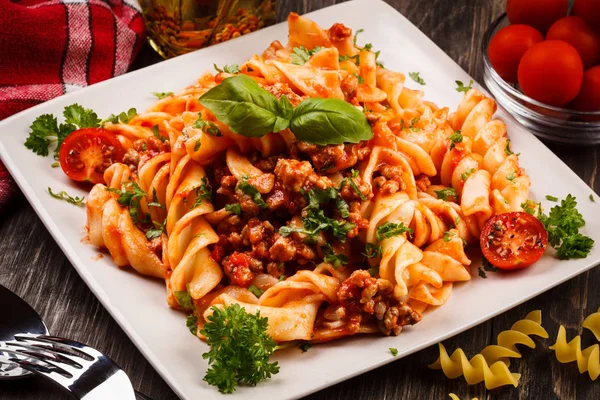 Pasta Med Kött Tomatsås Och Grönsaker — Stockfoto