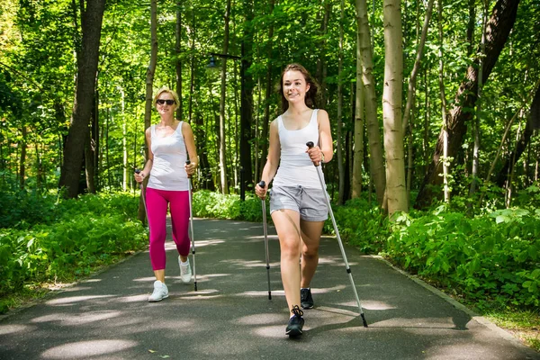 Nordic Walking Active People Working Out Park — Stock Photo, Image
