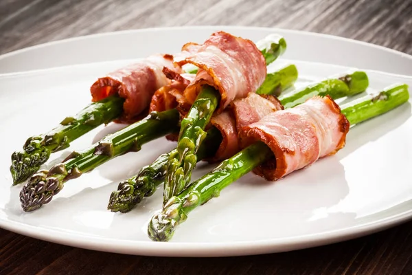 Spargel Und Gebratener Speck — Stockfoto