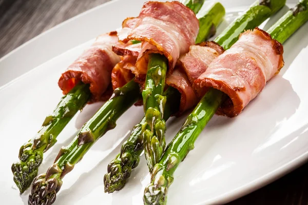 Spargel Und Gebratener Speck — Stockfoto