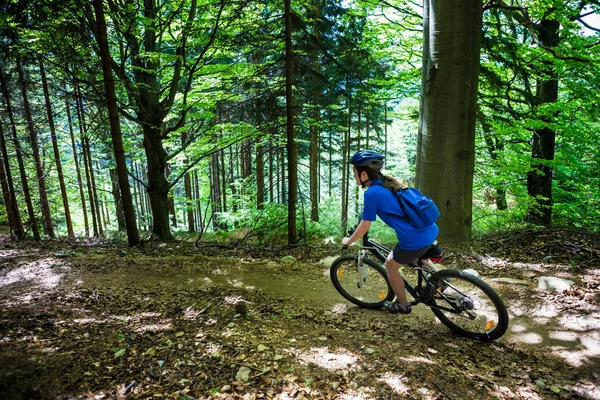 Hälsosam Livsstil Tonårsflicka Cykling — Stockfoto