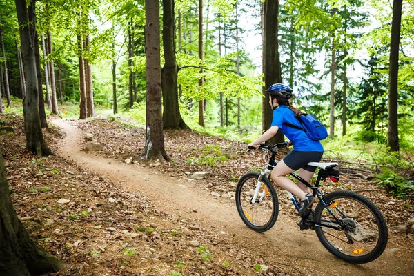 Estilo Vida Saudável Menina Adolescente Ciclismo — Fotografia de Stock