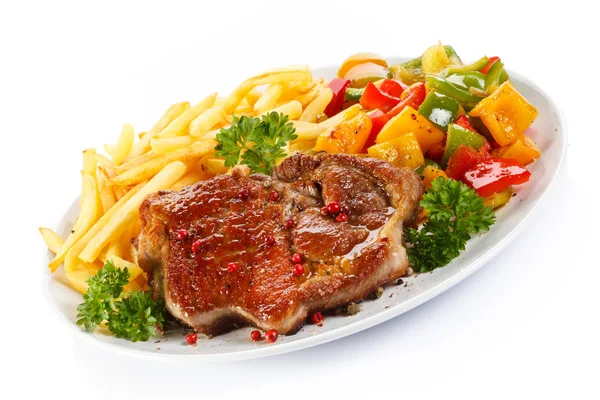Grilovaný Steak Hranolky Zelenina — Stock fotografie