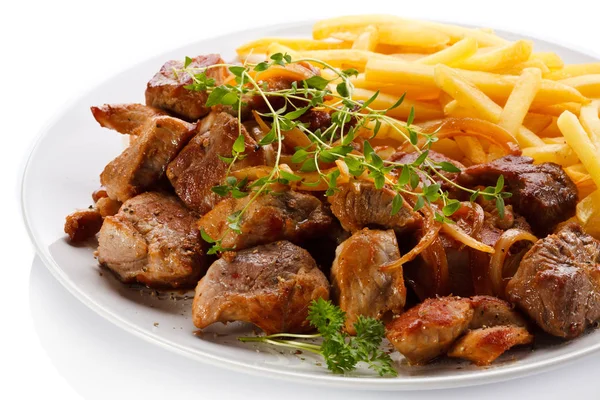 Kebab Carne Grelhada Com Batatas Fritas Legumes — Fotografia de Stock