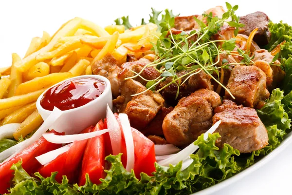 Kebab Grilované Maso Hranolkami Zeleninou — Stock fotografie