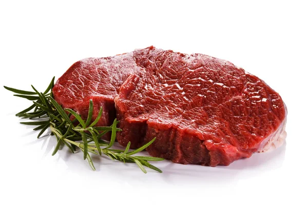 Verse Rauwe Rundvlees Witte Achtergrond — Stockfoto