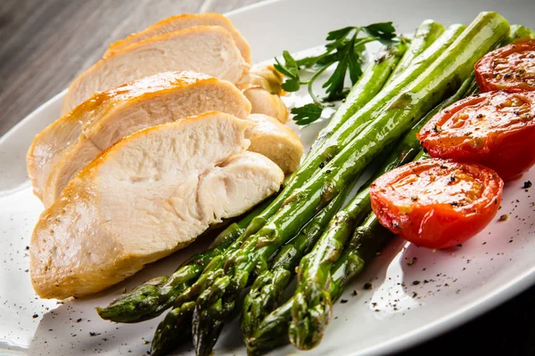 Filetes Frango Assado Legumes — Fotografia de Stock