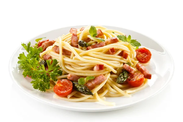 配肉和蔬菜的意大利面 — 图库照片