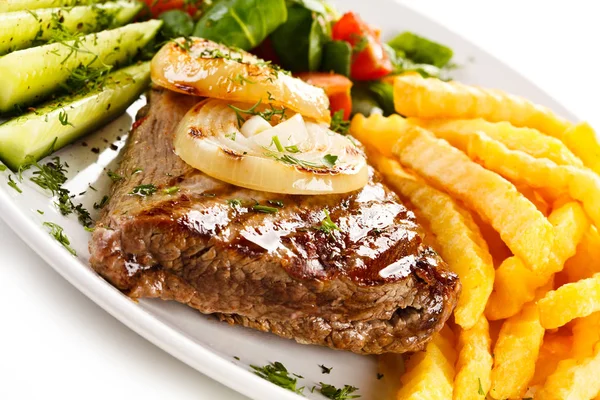 Steak Vom Grill Pommes Und Gemüse — Stockfoto